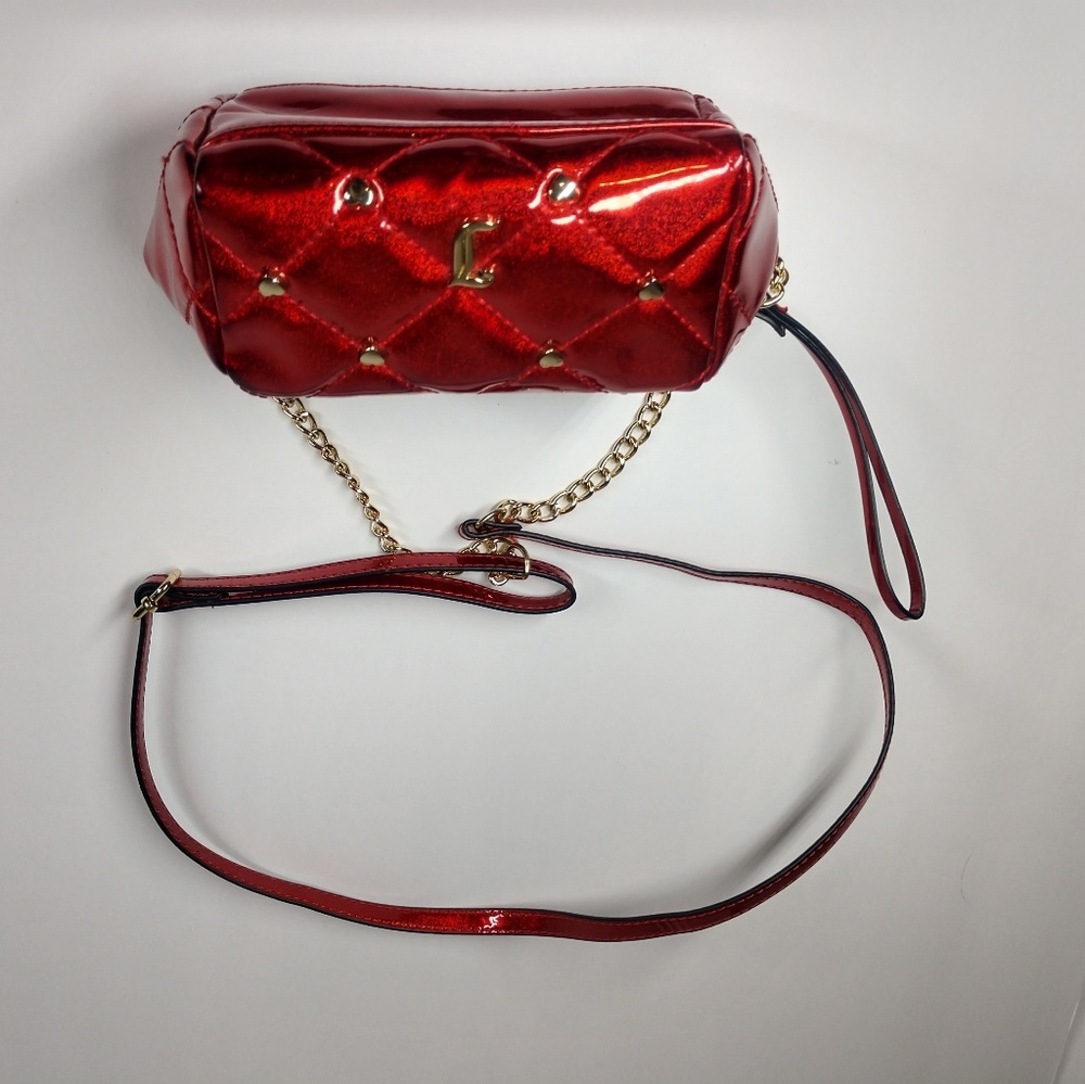 Red clutch